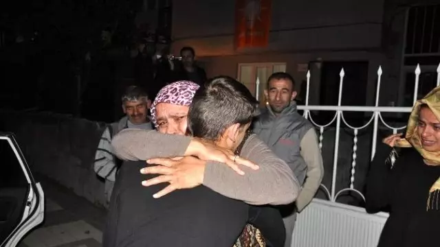 Eşmepınar Gazisi Kurbanla Karşılandı Eşmepınar Gazisi Kurbanla Karşılandı