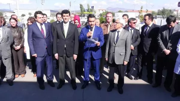Uşak'ta Sağlıkçılar Terörü Kınadı