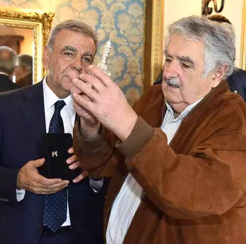 Saraysız Başkan' Mujica İzmir'de