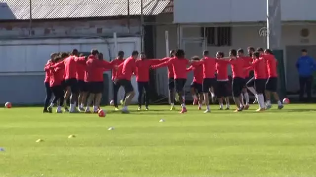 Trabzonspor Antrenmanında Gerginlik Trabzonspor Antrenmanında Gerginlik