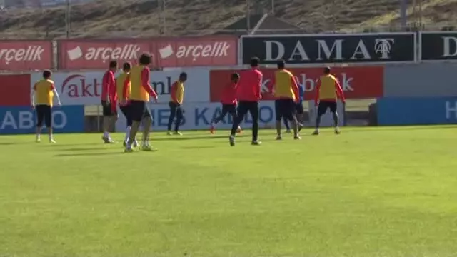 Trabzonspor Antrenmanında Gerginlik Trabzonspor Antrenmanında Gerginlik