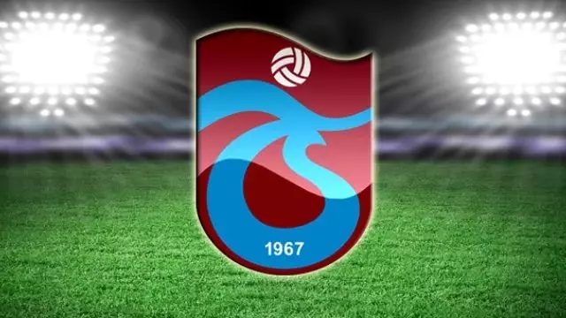 Trabzonspor İdmanında Mehmet Ekici'yle Cavanda Kavga Etti Trabzonspor İdmanında Mehmet Ekici'yle Cavanda Kavga Etti