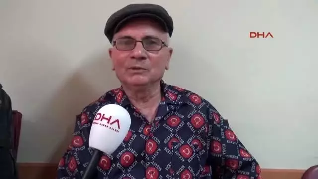 Balikesir Ecevit'i, Üzerinde Adı Yazan Gömlekle Andı