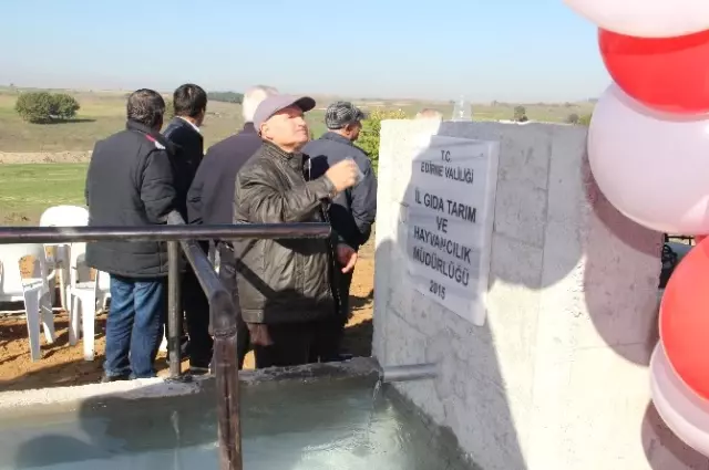 Su Yalağına Gösterişli Tören