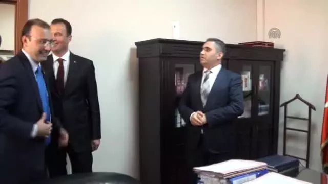 AK Parti Sakarya Milletvekili Minsolmaz Mazbatasını Aldı AK Parti Sakarya Milletvekili Minsolmaz Mazbatasını Aldı