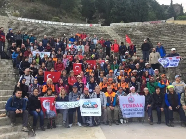 Ata'yı Anma Spil Dağı Zirve Tırmanışı Yapıldı