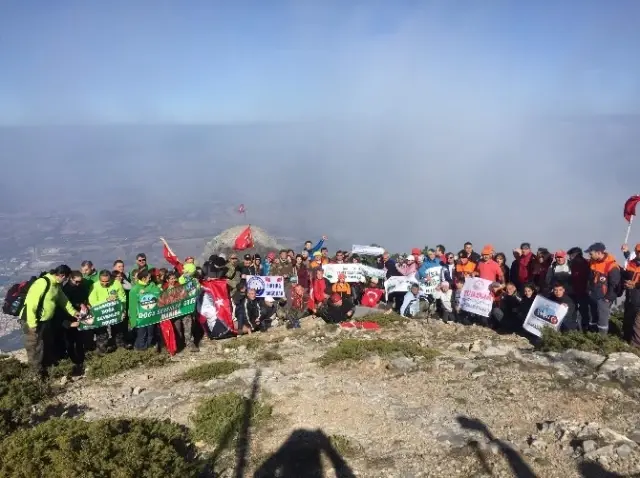 Ata'yı Anma Spil Dağı Zirve Tırmanışı Yapıldı