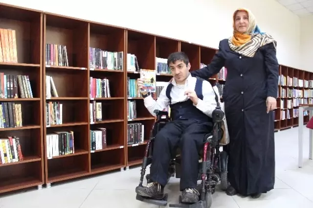 Polis Olamadı Kitabını Yazdı