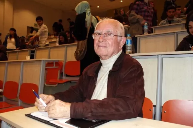 Emekli Öğretmen 78 Yaşında Hukuk Kazanarak Sıralara Geri Döndü Emekli Öğretmen 78 Yaşında Hukuk Kazanarak Sıralara Geri Döndü