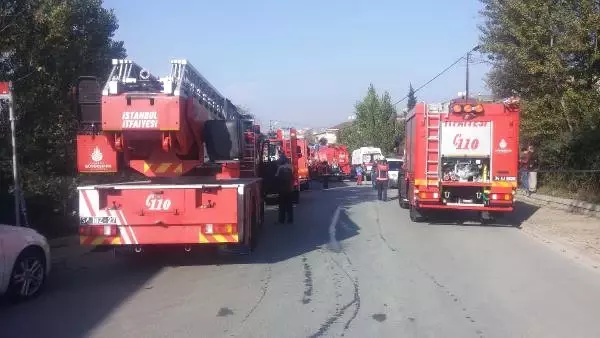 Ümraniye'de Korkutan Alevler Ümraniye'de Korkutan Alevler