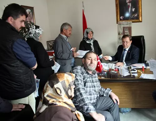 Emeklilerin 'Toki'den Evalma' Kuyruğu Emeklilerin 'Toki'den Evalma' Kuyruğu