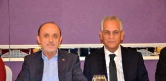 Erenler Belediye Başkanı Öztürk'ten Kaymakam Mızrak'a Veda Yemeği