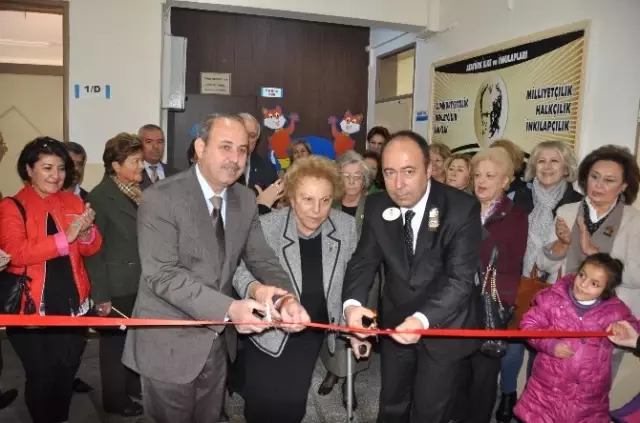 Engelli Öğrencilere Sınıf ve Oyun Parkı Yapıldı Engelli Öğrencilere Sınıf ve Oyun Parkı Yapıldı