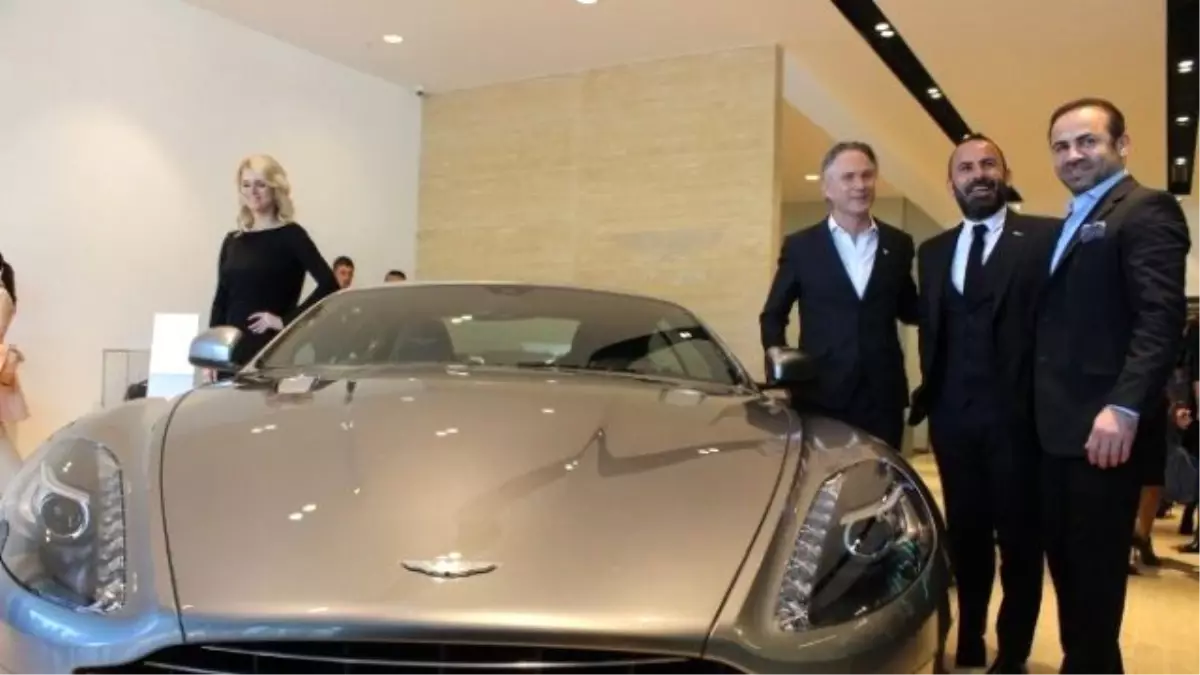 aston martin izmir showroomu acildi