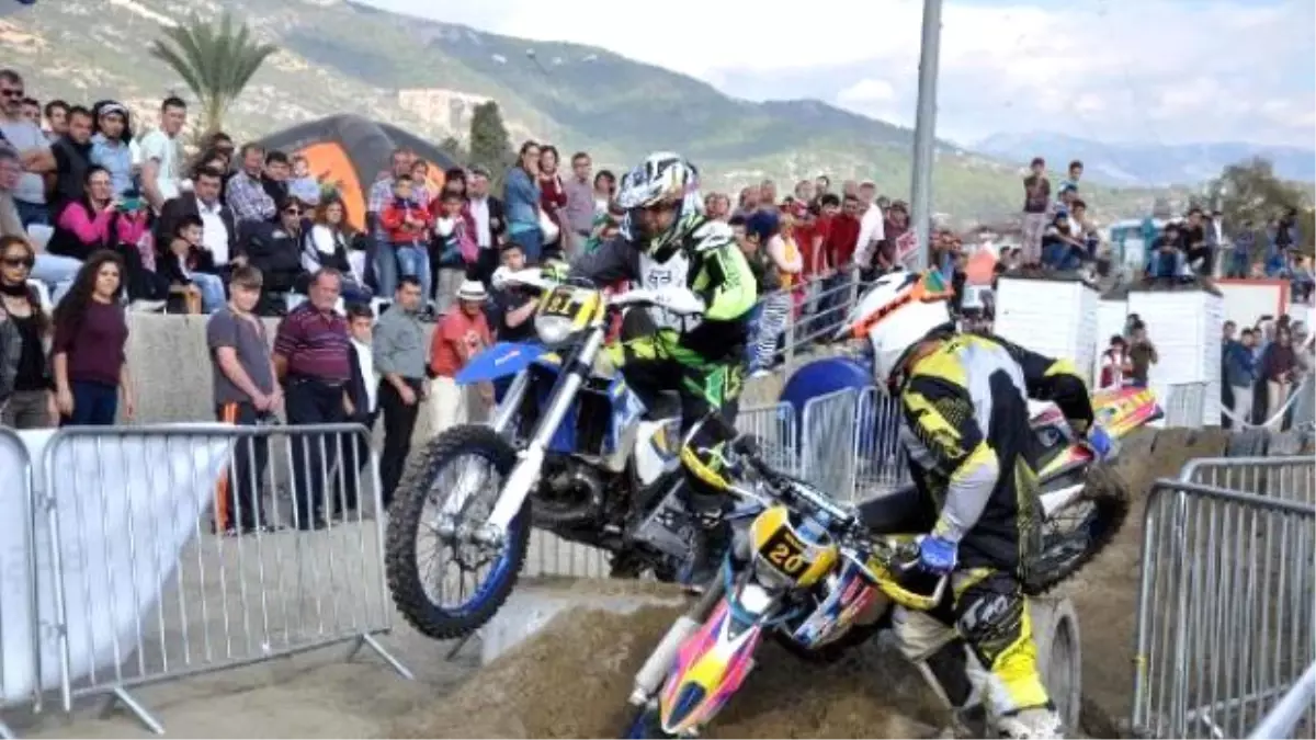 Alanya'da Motokros Heyecanı