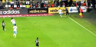 Hakem, Fenerbahçe'nin 2. Golü Öncesinde Korner Yerine Taç Kararı Verdi