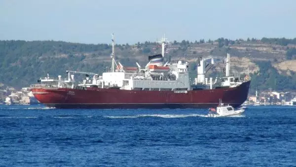 Rus Gemisi, Çanakkale Boğazı'nda Türk Denizaltıyla Burun Buruna Geldi