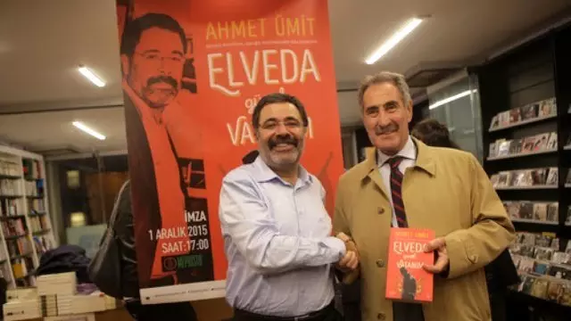 Ahmet Ümit Yeni Kitabının İmza Gününde Okurlarıyla Buluştu Ahmet Ümit Yeni Kitabının İmza Gününde Okurlarıyla Buluştu