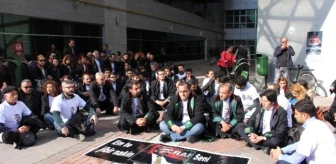 Mersin'de Avukatlardan Tahir Elçi İçin Oturma Eylemi