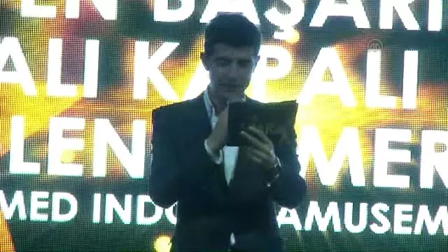 Shining Star Awards' Sahiplerini Buldu