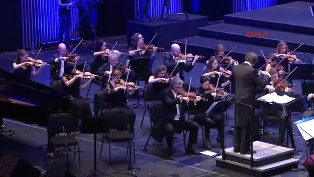 The Royal Philharmonic Orchestra'dan Sezen Aksu Yorumu