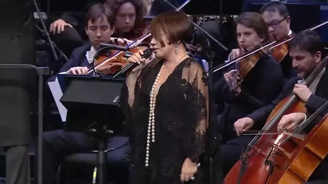 The Royal Philharmonic Orchestra'dan Sezen Aksu Yorumu -2
