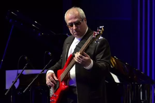 Yeniden)- The Royal Philharmonic Orchestra'dan Sezen Aksu Yorumu...