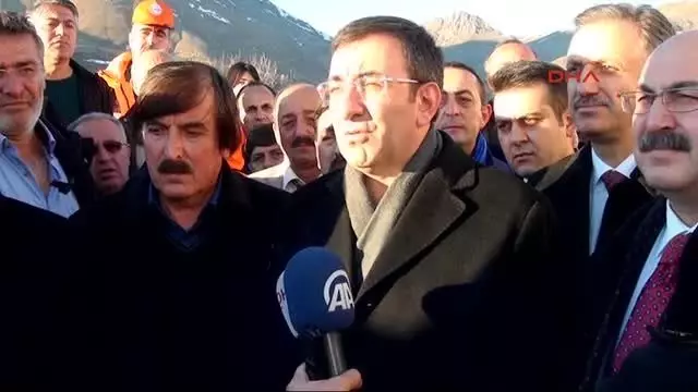 Bingöl - Bakan Yılmaz, Depremin Olduğu Kiğı'da İnceleme Yaptı -1
