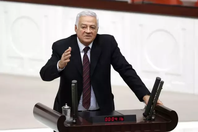 Erdoğan'ın Telefonunda 'Baba, Böbürlenme; Senden Büyük Allah Var' Yazıyordu'