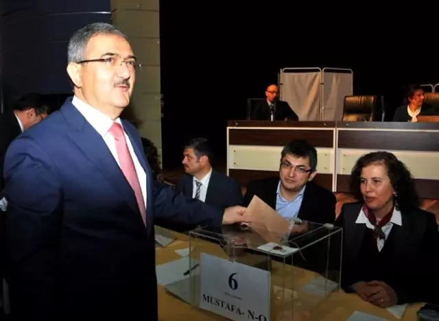 Selçuk'ta Rektör Adayı Belirleme Seçimleri Başladı