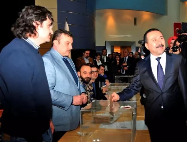 Selçuk'ta Rektör Adayı Belirleme Seçimleri Başladı