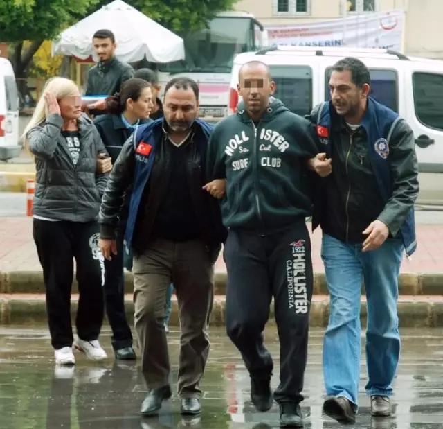 Doktorun Cüzdanını ve Otomobilini Çalan Biri Alman İki Kişi Yakalandı
