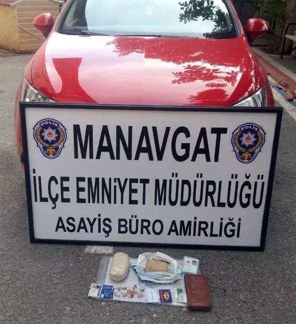 Doktorun Cüzdanını ve Otomobilini Çalan Biri Alman İki Kişi Yakalandı