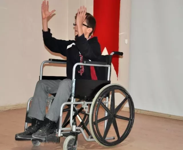 Öğrencilerden Anlamlı Klip