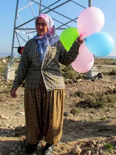 Çeşme'de Res'lere Balonlu Tepki