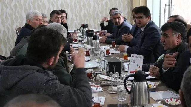 Tkdk İl Koordinatörü, Ziraat Odası Başkanları ile Horasan'da Bir Araya Geldi Tkdk İl Koordinatörü, Ziraat Odası Başkanları ile Horasan'da Bir Araya Geldi
