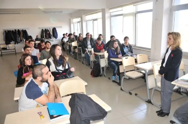Spor Bilimleri Fakültesi'nde 'Aşmak İçin Hareket' Farkındalık Eğitimleri Spor Bilimleri Fakültesi'nde 'Aşmak İçin Hareket' Farkındalık Eğitimleri