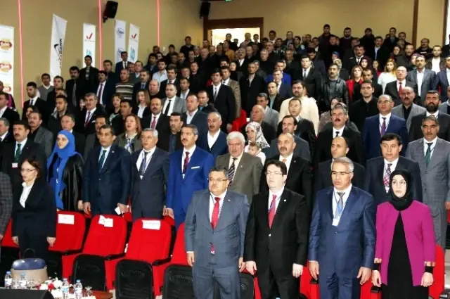 Yılın Yerel Yöneticileri Ödülleri Sahiplerini Buldu Yılın Yerel Yöneticileri Ödülleri Sahiplerini Buldu