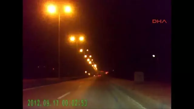Bartın Tır'ın Açılan Damperinin Levhaya Çarpması Kamerada