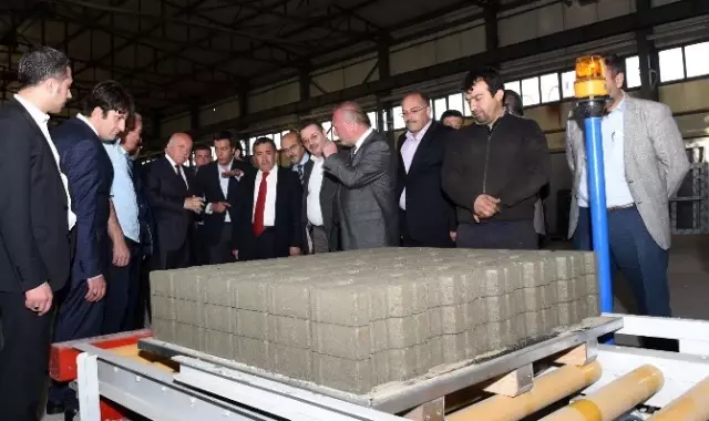 Sekmen: 'Erzurum'da 2015'te Hizmetlerimizle Zirveye Ulaştık' Sekmen: 'Erzurum'da 2015'te Hizmetlerimizle Zirveye Ulaştık'