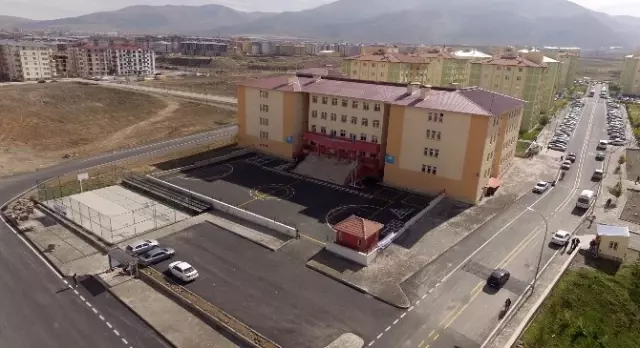 Sekmen: 'Erzurum'da 2015'te Hizmetlerimizle Zirveye Ulaştık' Sekmen: 'Erzurum'da 2015'te Hizmetlerimizle Zirveye Ulaştık'
