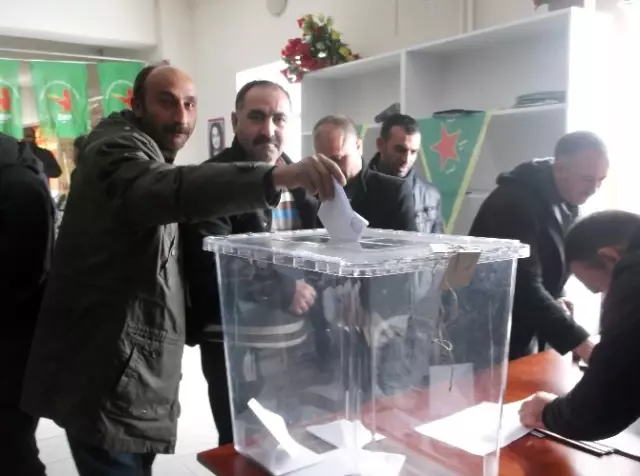 Varto'da Dbp Kongresi Gerçekleştirildi Varto'da Dbp Kongresi Gerçekleştirildi