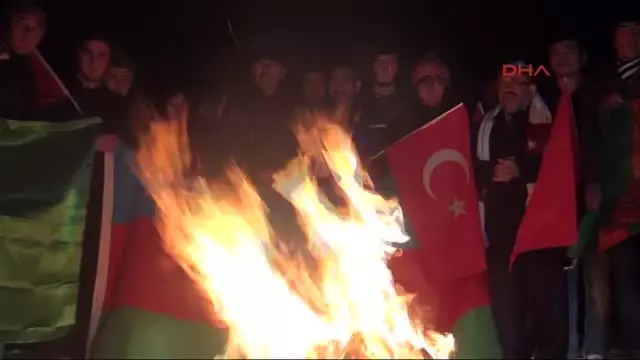 Kars Türk Dünyasından Gençlerin Sarıkamış?ta Saygı Nöbeti Kars Türk Dünyasından Gençlerin Sarıkamış?ta Saygı Nöbeti