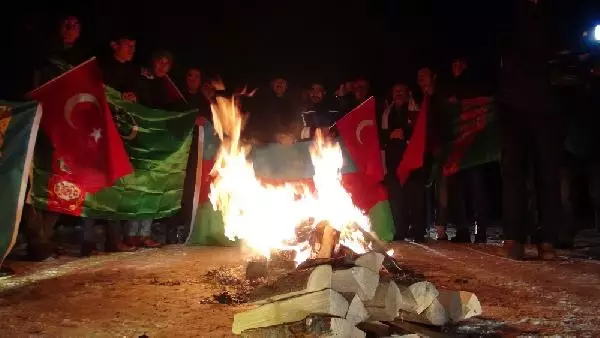 Türk Dünyasından Gençlerin Sarıkamış'ta Saygı Nöbeti Türk Dünyasından Gençlerin Sarıkamış'ta Saygı Nöbeti