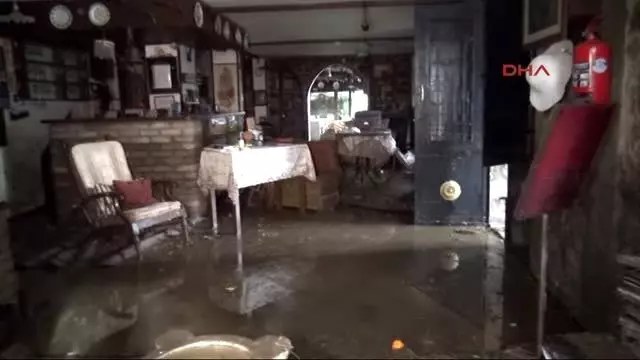 İzmir Selçuk�ta Su Baskını Haberler
