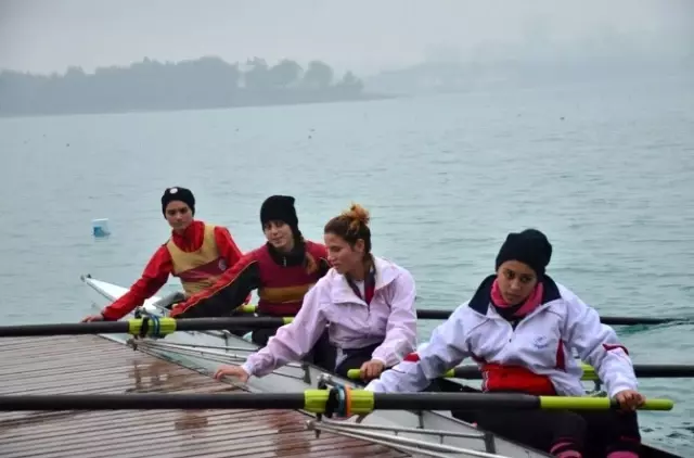 U19 Kürek Kadın Milli Takımı Adana'da Kampa Girdi U19 Kürek Kadın Milli Takımı Adana'da Kampa Girdi