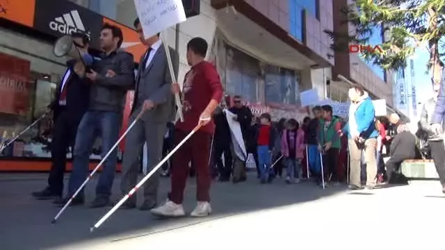 Antalya - Görme Engelliler Farkındalık İçin Yürüdü Antalya - Görme Engelliler Farkındalık İçin Yürüdü
