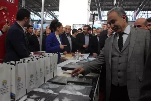Aral: Türkiye'de Yayınlanma Özgürlüğü Dün Olduğu Gibi Bugün de Sorun Aral: Türkiye'de Yayınlanma Özgürlüğü Dün Olduğu Gibi Bugün de Sorun
