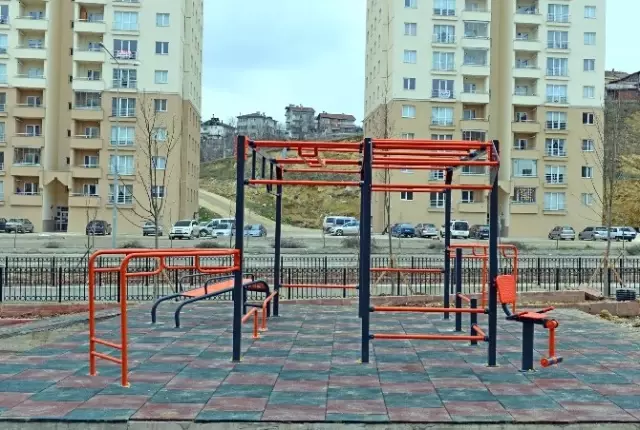 Kastamonu'da 'Street Workout' Parkuru Yapıldı Kastamonu'da 'Street Workout' Parkuru Yapıldı