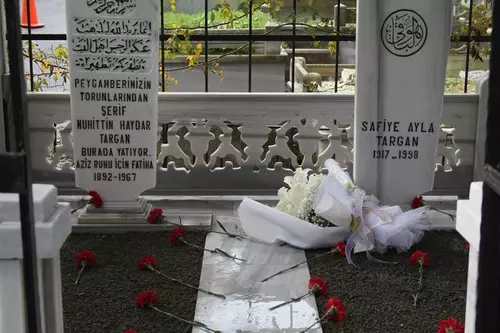 Safiye Ayla Targan, Ölüm Yıl Dönümünde Anıldı Safiye Ayla Targan, Ölüm Yıl Dönümünde Anıldı